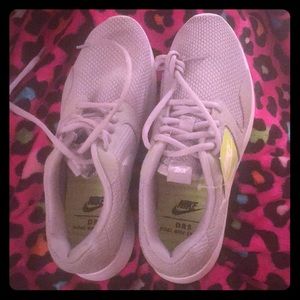 Gray Nike DRS Running Shoes NWT